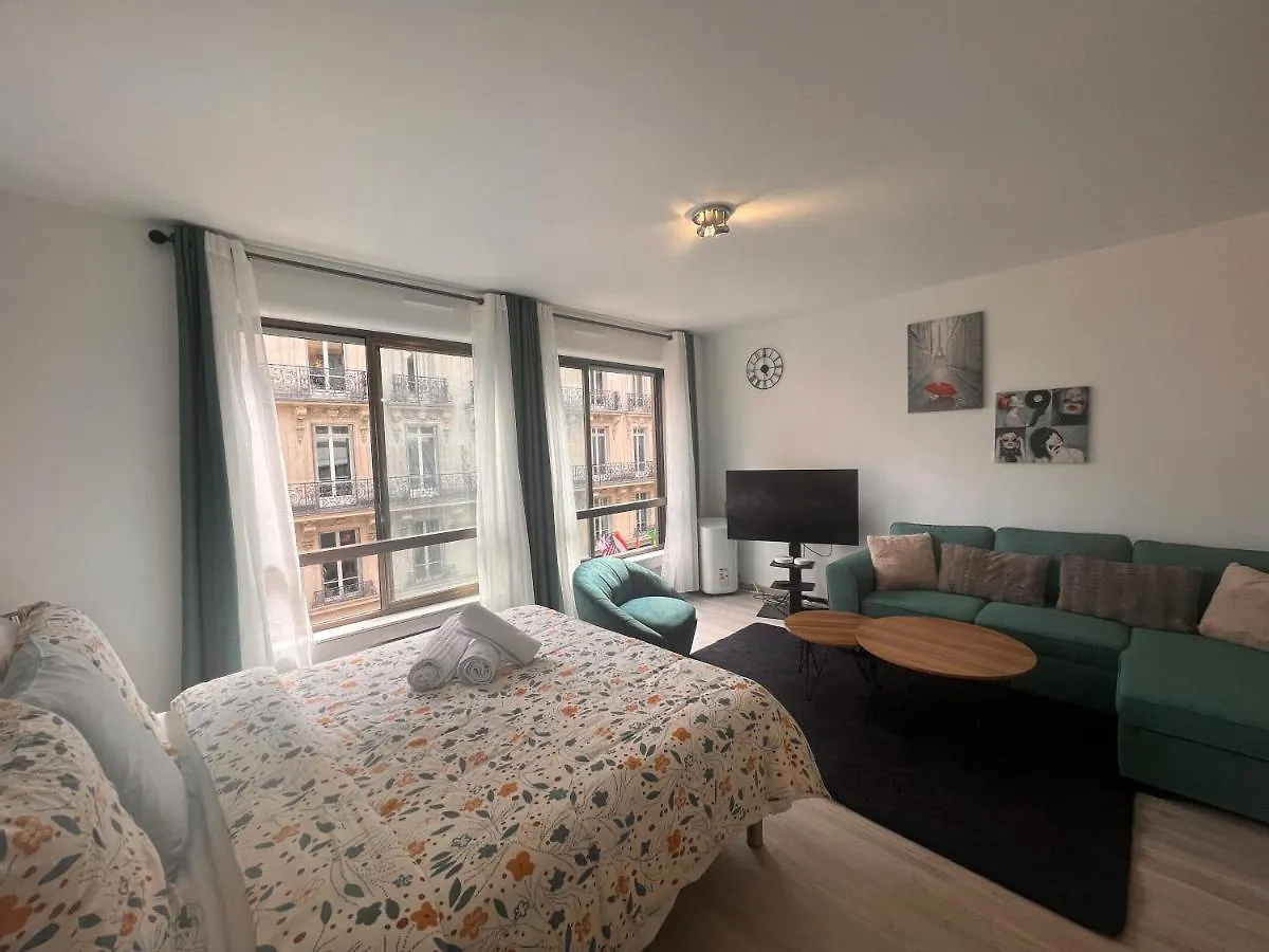 Apartment Studio Champs-Elysees 2 - Hala Paris