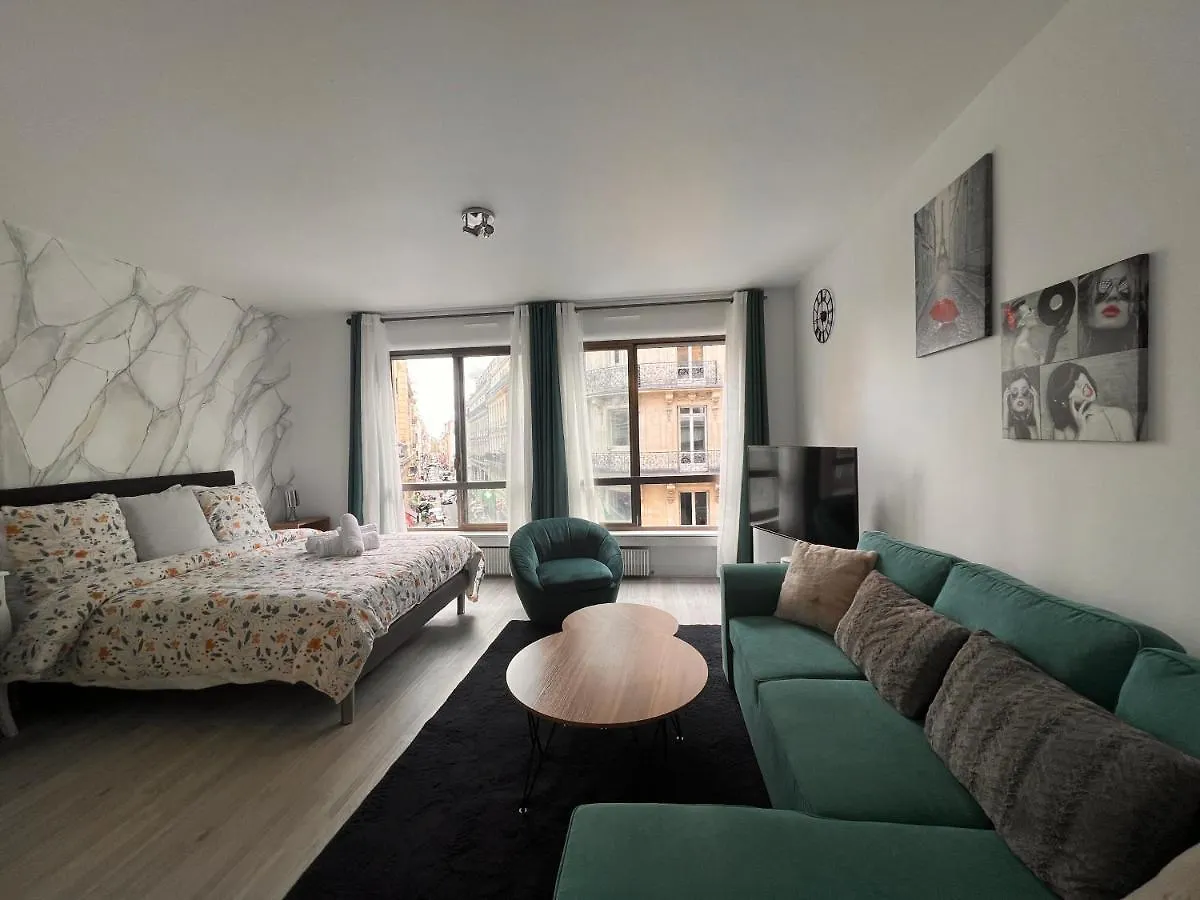 Studio Champs-Elysees 2 - Hala Paris Apartment